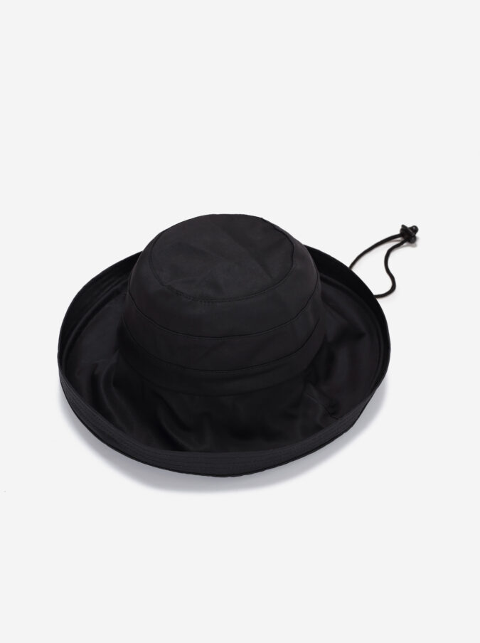 כובע כותנה רחב שוליים שחור