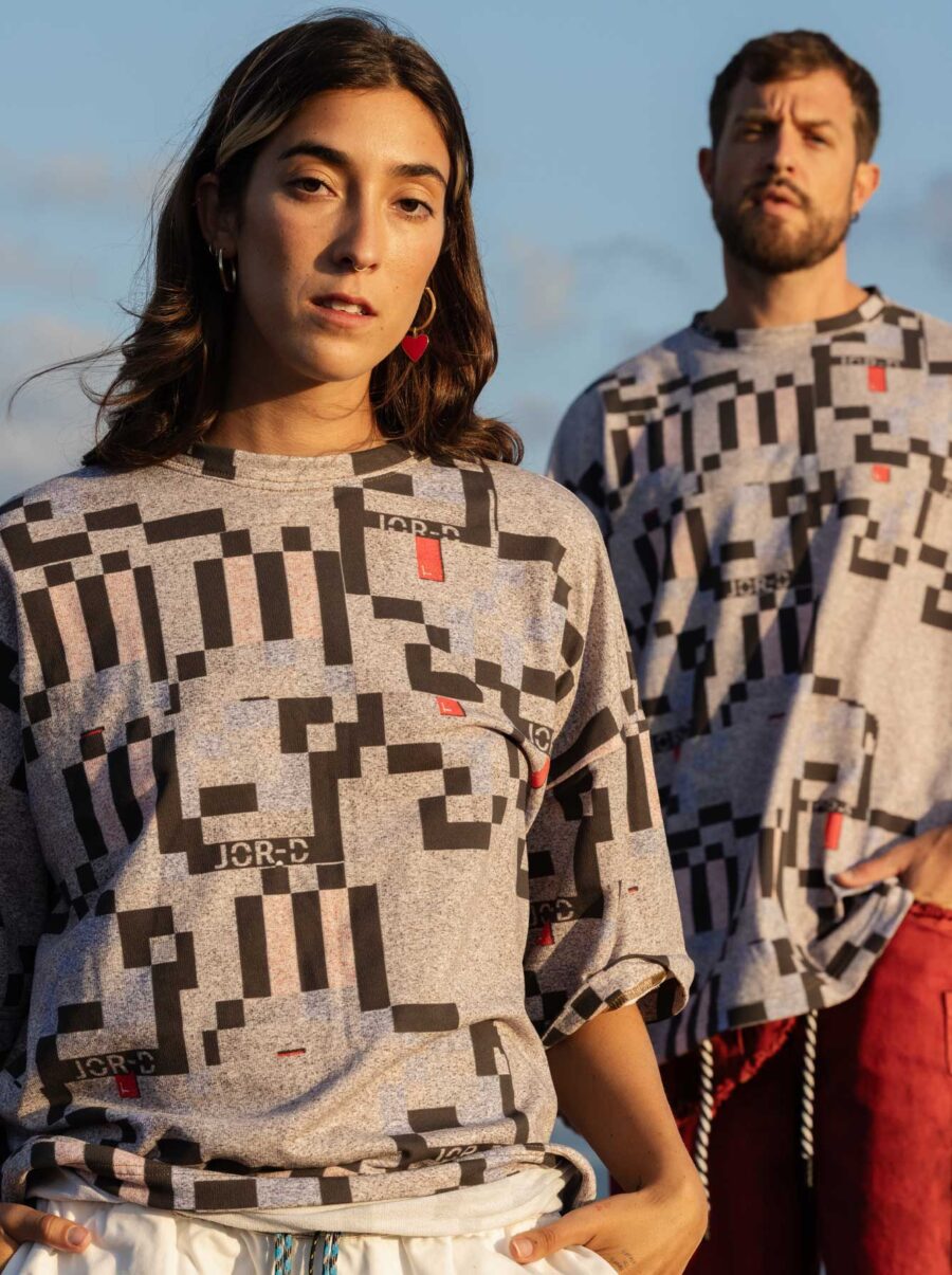 dis-rub-shirt