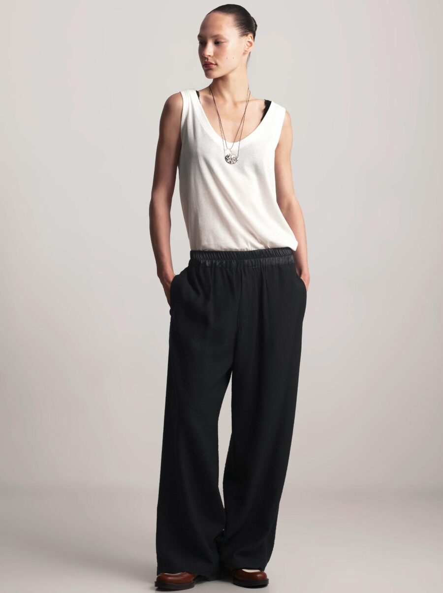 mona-pants-black