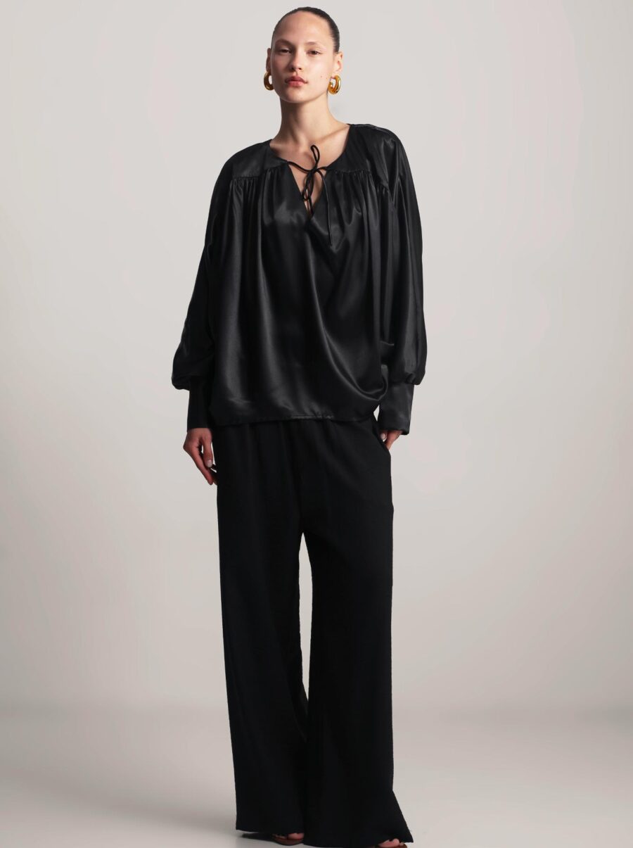 venus-black-4