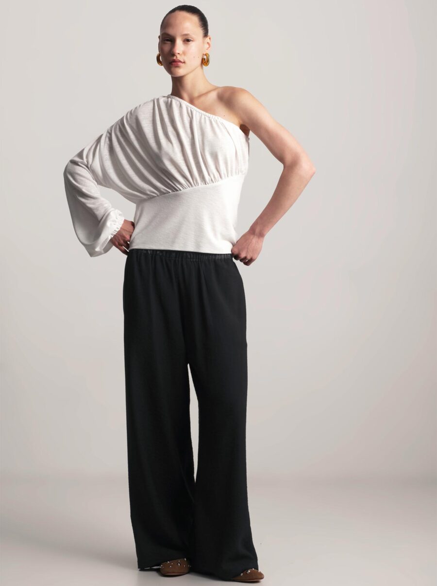 a-simetric-white